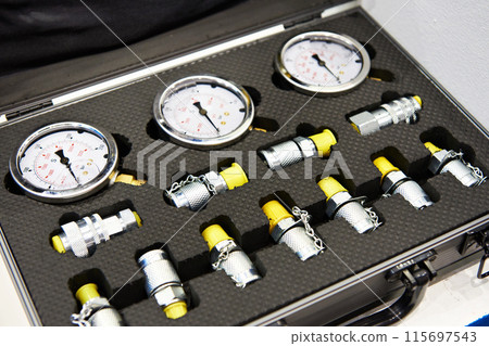 Set of pressure gauges and valves 115697543