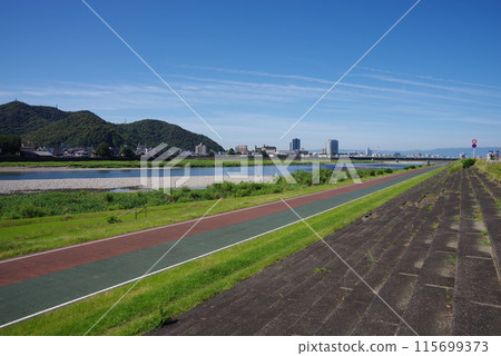 Takahashi Naoko Road, Nagara River, and Gifu City (Gifu Prefecture, Gifu City, along the Nagara River) Takahashi Naoko Road, Nagara River, and Gifu City (Gifu Prefecture, Gifu City, along the Nagara River) 115699373