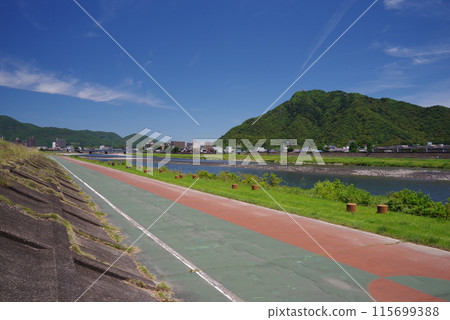 Takahashi Naoko Road, Nagara River, and Kinka Mountain (Gifu Prefecture, Gifu City, along the Nagara River) Takahashi Naoko Road, Nagara River, and Kinka Mountain (Gifu Prefecture, Gifu City, along the Nagara River) 115699388
