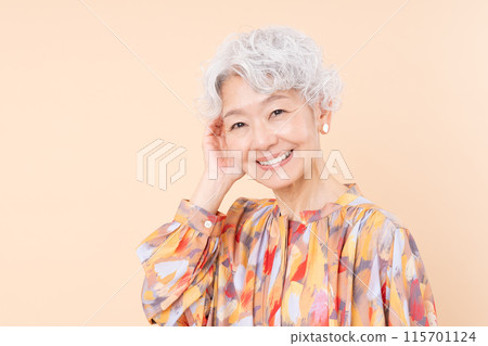 Senior women's beauty Senior women's beauty 115701124