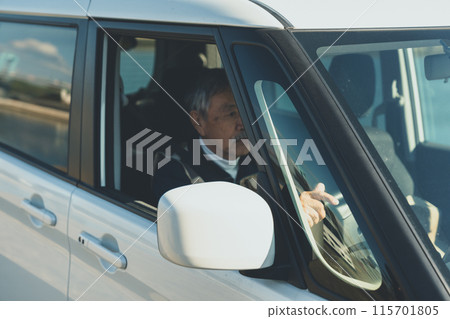 Elderly drivers Elderly drivers 115701805
