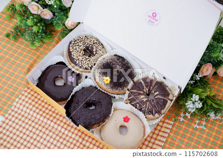 donuts with delicious layers as a background 115702608