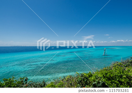Scenic view of the caribbean sea from Isla Mujeres cliff Scenic view of the caribbean sea from Isla Mujeres cliff 115703281