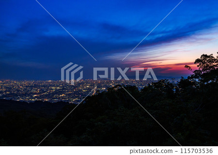 The prefectural border between Nara and Osaka - Evening view of the 600m Shigiikoma Skyline - Osaka evening skyline street lights and afterglow captured by an ultra-wide-angle lens② The prefectural border between Nara and Osaka - Evening view of the 600m Shigiikoma Skyline - Osaka evening skyline street lights and afterglow captured by an ultra-wide-angle lens② 115703536