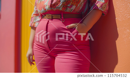 肥胖女性的腹部區域 肥胖女性的腹部區域 115704532