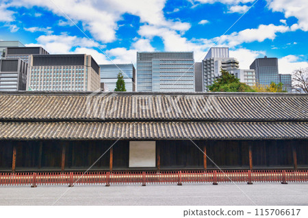 The 100-man guardhouse and skyscrapers in the East Gardens of the Imperial Palace (Chiyoda Ward, Tokyo) The 100-man guardhouse and skyscrapers in the East Gardens of the Imperial Palace (Chiyoda Ward, Tokyo) 115706617