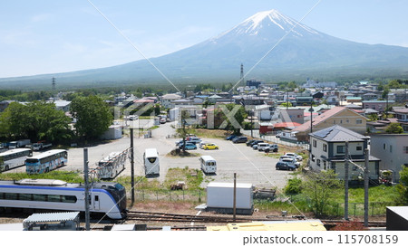 Fuji Excursion is a regular limited express service 115708159