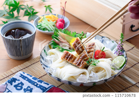 夏天的味道,充滿體力的鰻魚素麵 夏天的味道,充滿體力的鰻魚素麵 115710678