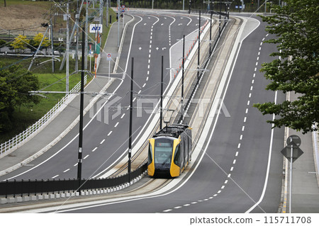 波賀町工業園區管理中心前巴士站與柏之森公園前巴士站之間行駛的車輛 115711708