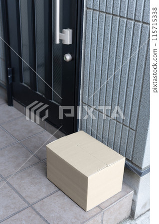 送貨快遞送貨上門行李紙板 115715338