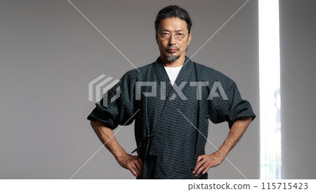 身穿 Samue 的男性高級工匠形象 身穿 Samue 的男性高級工匠形象 115715423