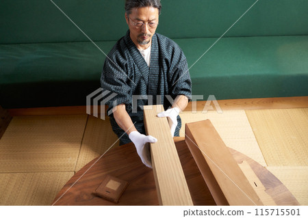 A man in a kimono opening a box of a hanging scroll, appraiser, antique dealer, collector, image A man in a kimono opening a box of a hanging scroll, appraiser, antique dealer, collector, image 115715501