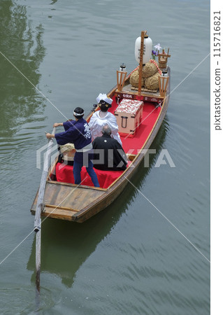 Itako Bride's Wedding Boat Itako Bride's Wedding Boat 115716821