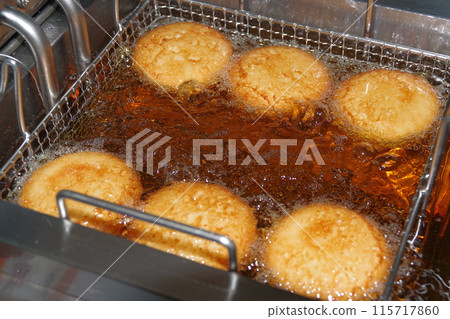 Hokkaido Izakaya-style crispy fried potato mochi 1 Hokkaido Izakaya-style crispy fried potato mochi 1 115717860