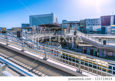 Yokohama cityscape in Japan in May. View of the east exit of Totsuka Station on a sunny day (10th) 115719014
