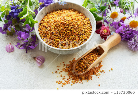 Healthy bee pollen grains 115720060