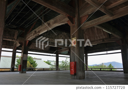 從防府天滿宮春樓的樓層眺望表參道 從防府天滿宮春樓的樓層眺望表參道 115727720