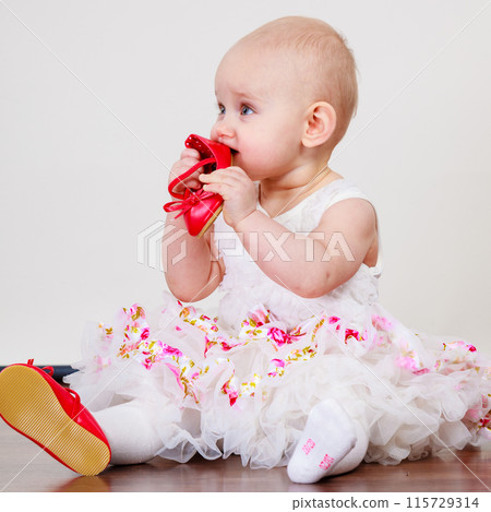 Little girl child portrait Little girl child portrait 115729314