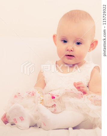 Little girl child portrait 115729322