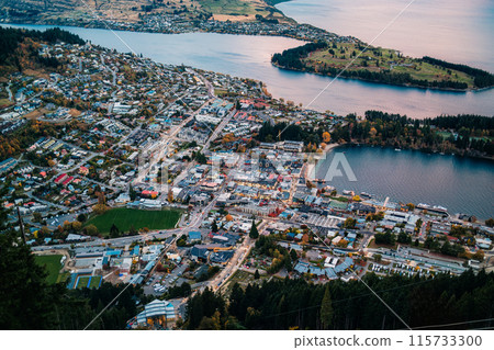 Queenstown with Lake Wakatipu and the road during autumn in the evening at New Zealand 115733300