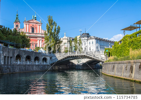 Ljubljanica River, downtown Ljubljana. Slovenia 115734785