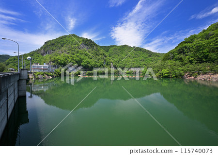 View of Lake Ginzan from the dam site at Ikuno Dam (Ikuno-cho, Asago City, Hyogo Prefecture) 115740073