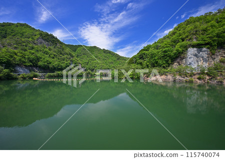 View of Lake Ginzan from the dam site at Ikuno Dam (Ikuno-cho, Asago City, Hyogo Prefecture) 115740074
