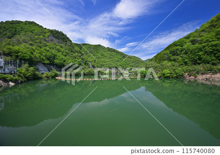 View of Lake Ginzan from the dam site at Ikuno Dam (Ikuno-cho, Asago City, Hyogo Prefecture) 115740080