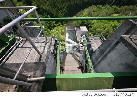 生野水壩 壩址下游側景觀（兵庫縣朝來市生野町） 115740124