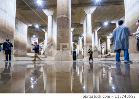 都會區外水道——世界上最大的地下水道之一——地下寺廟「調壓水箱」遊客倒影 115740552