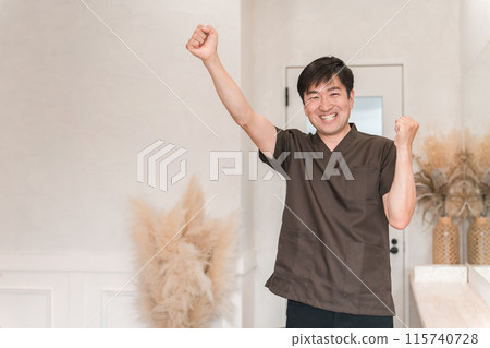 Male chiropractors, masseurs, therapists, doctors, physiotherapists, orthopedic surgeons, judo therapists, and health care workers 115740728