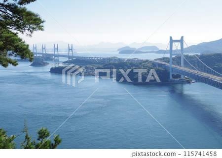 從鷲羽山展望台眺望的景色 從鷲羽山展望台眺望的景色 115741458