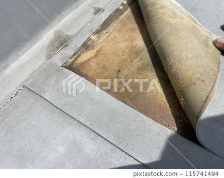 Waterproofing the roof: Leaking Waterproofing the roof: Leaking 115741494