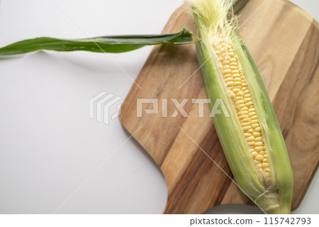 Freshly picked corn 115742793