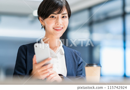 Office business woman shooting cooperation: WEEK Shibadaimon (Sun Frontier Fudousan) 115742924