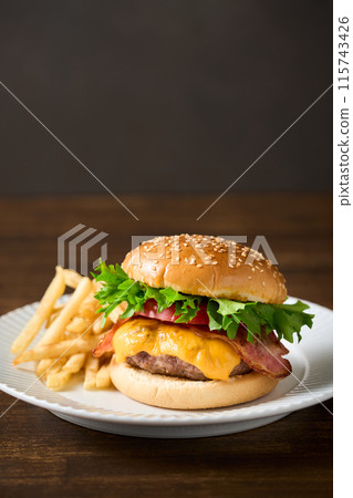 Hamburger Hamburger 115743426