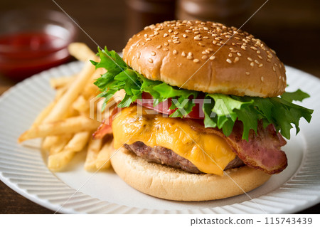 Hamburger  115743439