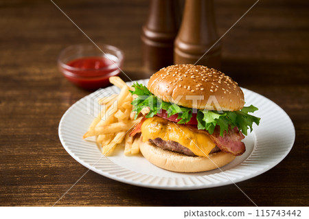 Hamburger  115743442