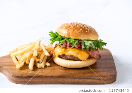 Hamburger  115743443