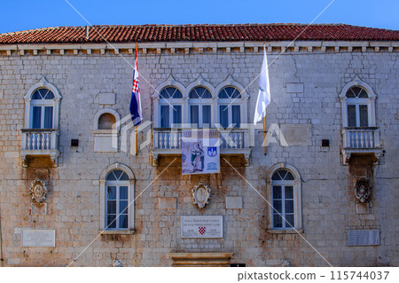 特羅吉爾 115744037