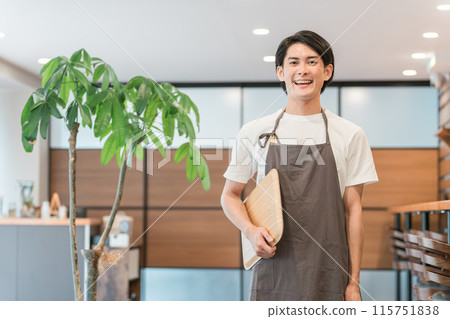 在咖啡館和餐廳工作的服務員、咖啡館職員、咖啡師和大廳工作人員 在咖啡館和餐廳工作的服務員、咖啡館職員、咖啡師和大廳工作人員 115751838