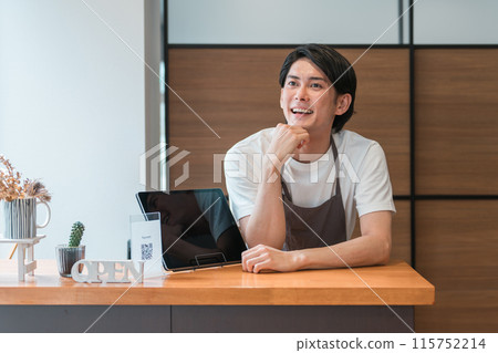 Waiters, cafe clerks, baristas, and hall staff who work at cash registers and accounting at cafes and restaurants. 115752214