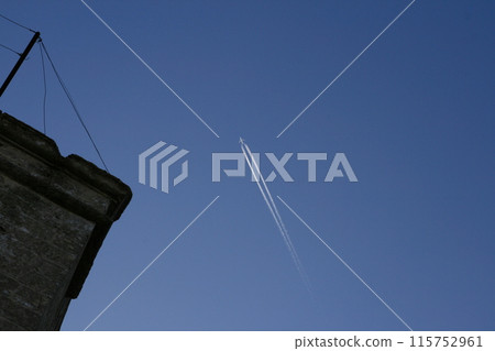 窯洞的窗框天空 窯洞的窗框天空 115752961