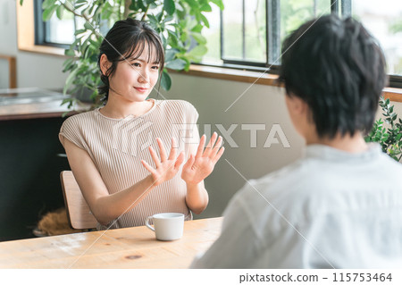 來咖啡館/餐廳/餐廳約會的女性（拒絕/拒絕） 115753464