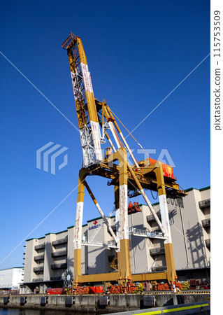 Large container cranes Large container cranes 115753509