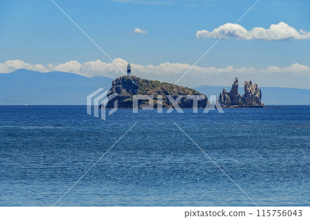 【青森縣下北半島脅沢台島】下北地質公園內的一個形似鯛魚的無人島，被稱為台島。 115756043