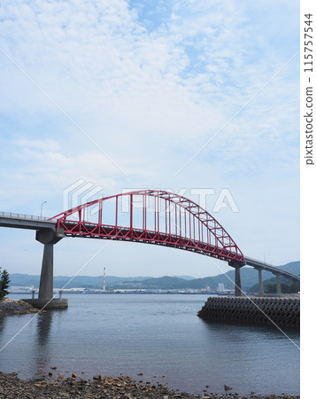 A distant view of the "Kasado Bridge" industrial area from the island ② (Kudamatsu City, Yamaguchi Prefecture) 115757544