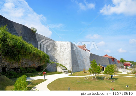 Shuri Castle Shukujunmon Gate and Uyokumon Gate 115758610