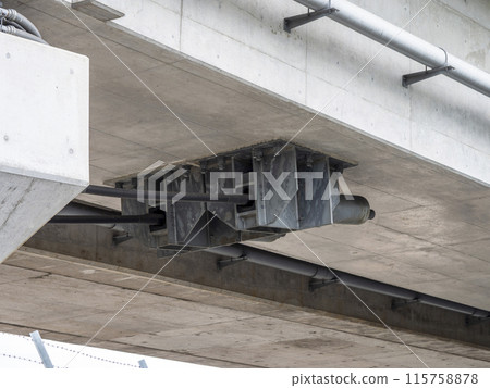 Viaduct seismic reinforcement device 115758878