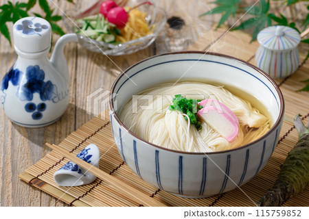 Refreshing and delicious nyumen 115759852